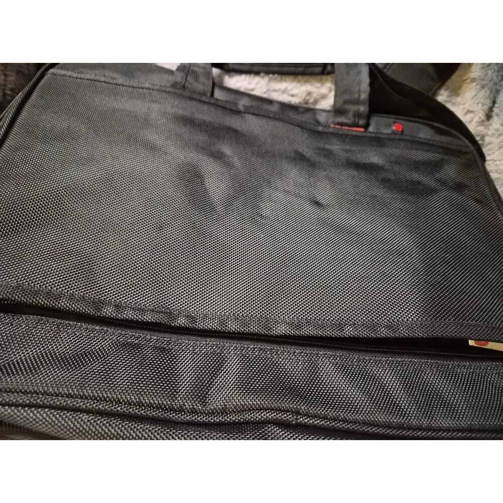 SWISSGEAR Black Nylon Shoulder Messenger Bag 15